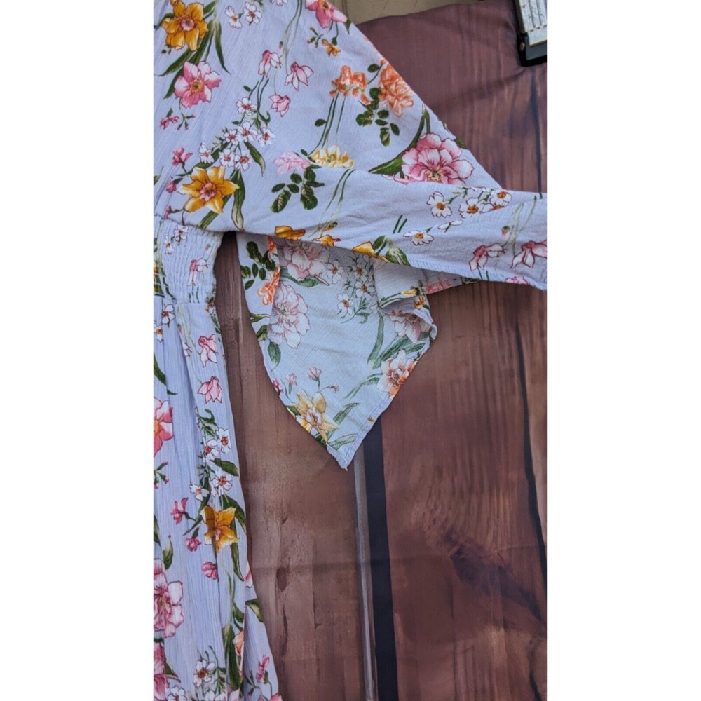 Lulus Lavender Deep v-Neck Split Flutter Sleeve Floral Dress Size Small - Picture 6 of 9